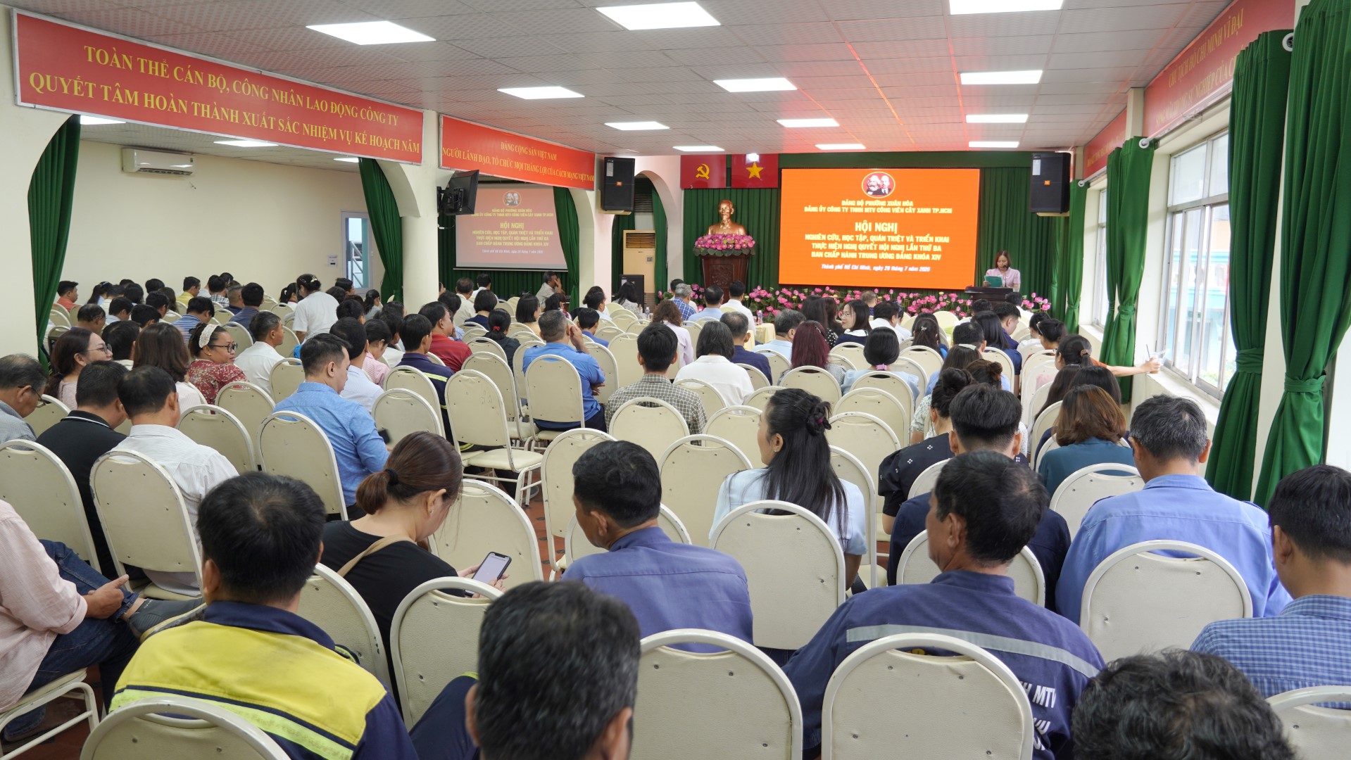Đảng ủy Công ty tham dự trực tuyến Hội nghị toàn quốc nghiên cứu, học tập, quán triệt và triển khai Nghị quyết Trung ương 3 khóa XIV